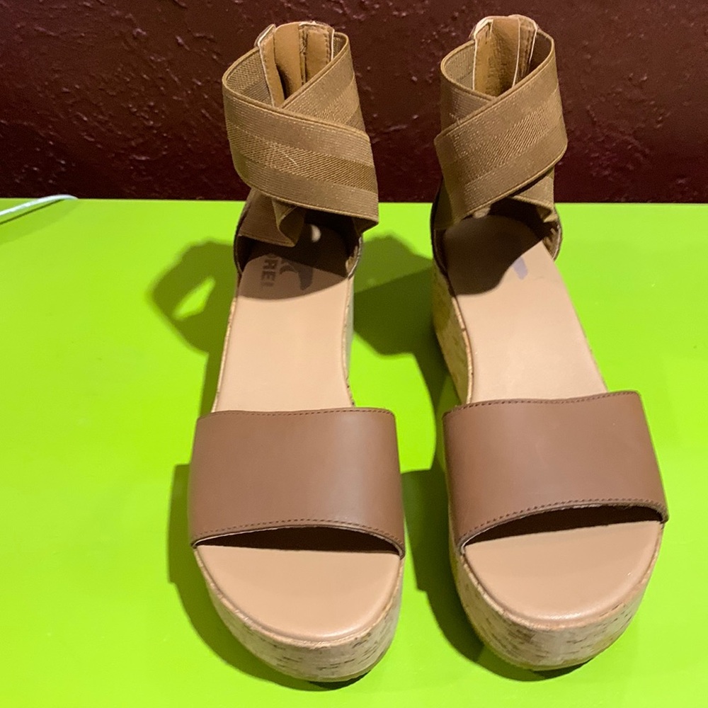 Sorel brown platform sandal.